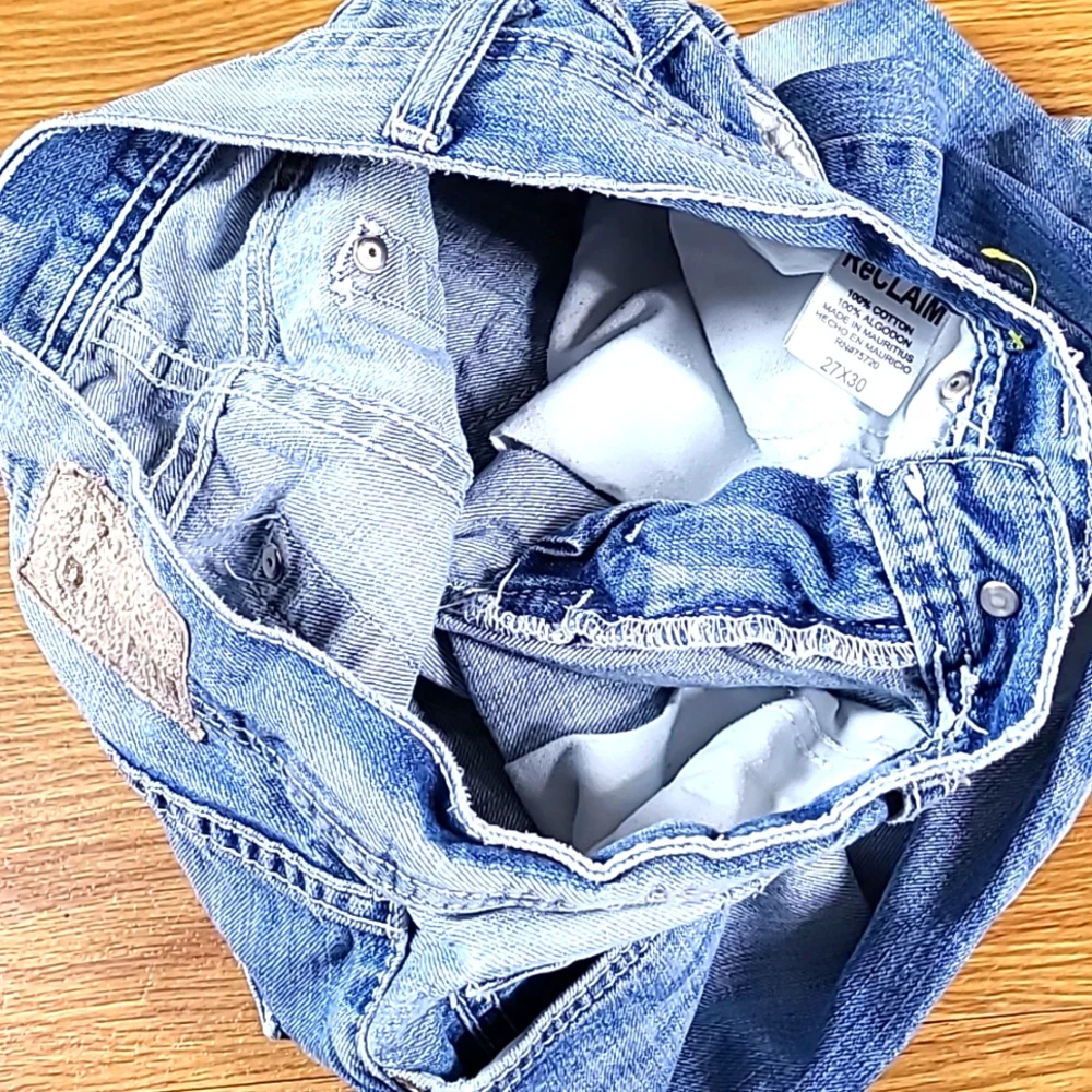 RECLAIM MENS 27x27 PRE-OWNED DISTRESSED STRIGHT BOOTCUT DENIM BLUE JEANS